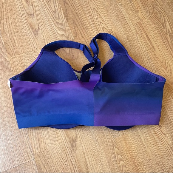 Victoria’s Secret Knockout Sports Bra - Picture 2 of 14